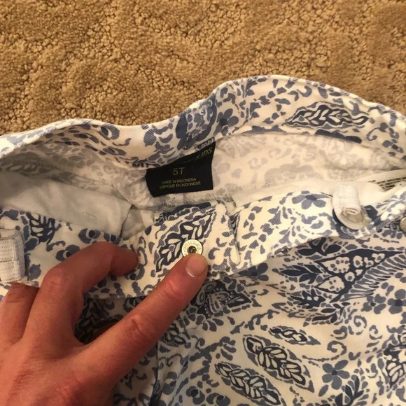 Osh kosh genuine kids 5t blue white print shorts - Picture 4 of 6
